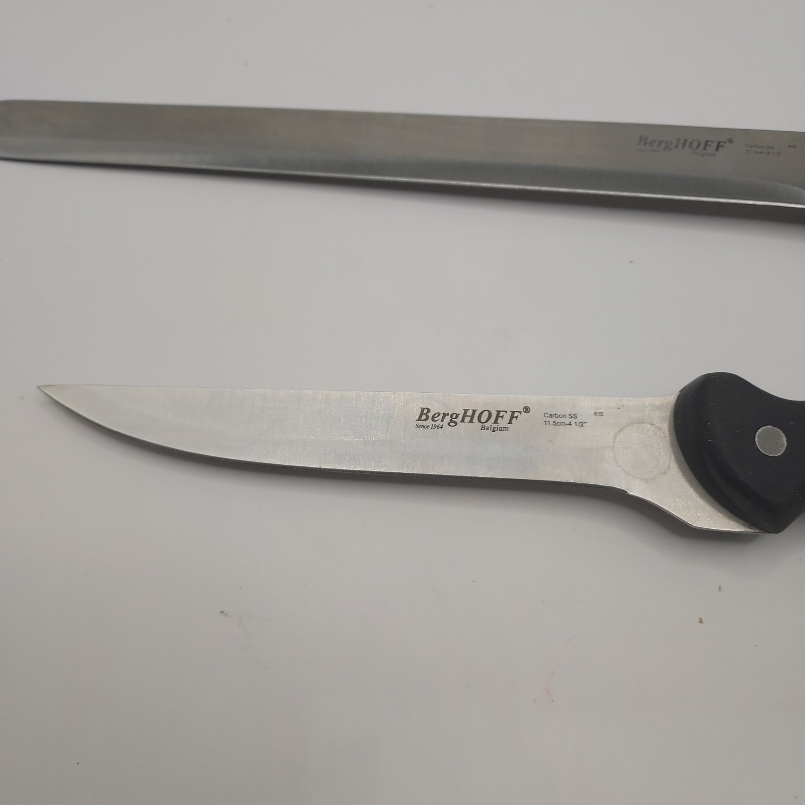 BergHOFF Knives Bread And Utility 14.5 in.,and 11in 3 Rivet Handle, Used