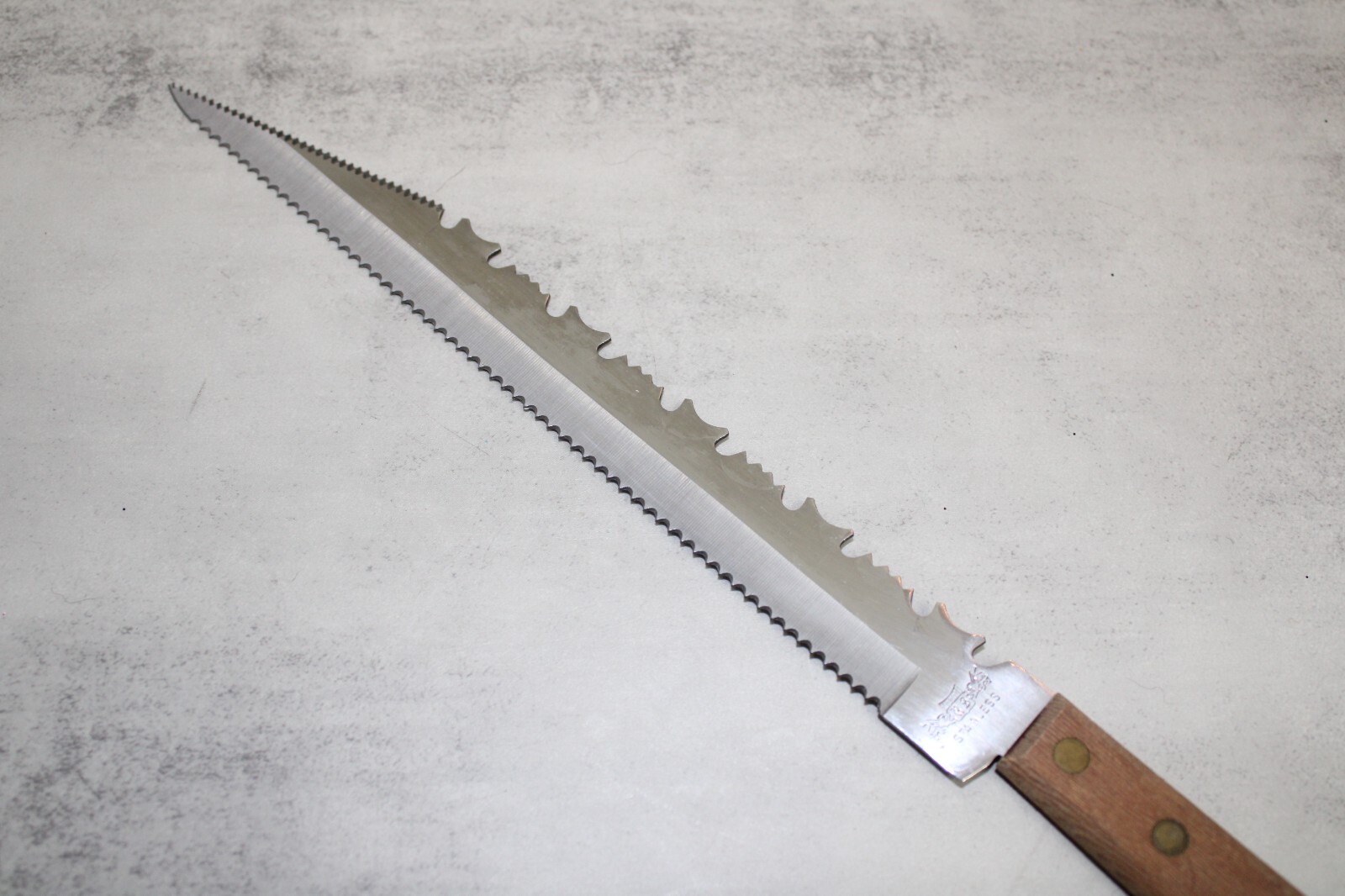 Vintage Regent Sheffield Stainless Steel Carving Bread Knife 8.75 in