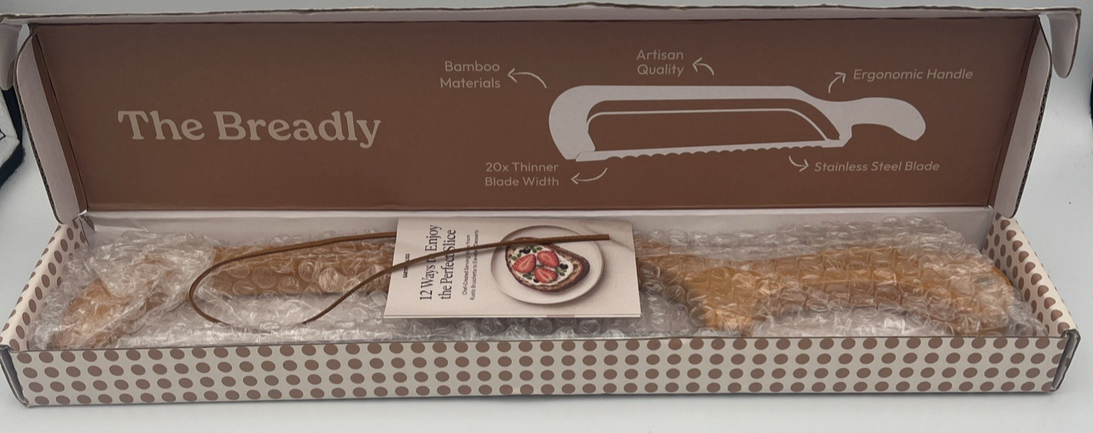 Earthly Bliss The Breadly Bread Knife Bamboo Handle Serrated Blade Gift Box New