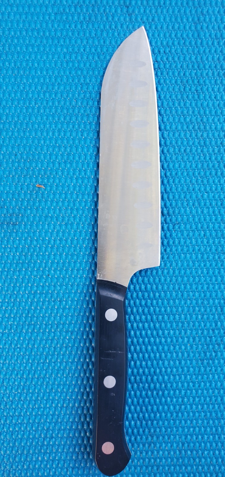 HENCKELS SOLUTION 5 1/2″ SANTOKU Knife, FULL-TANG, Stainless Steel – (17548-140)