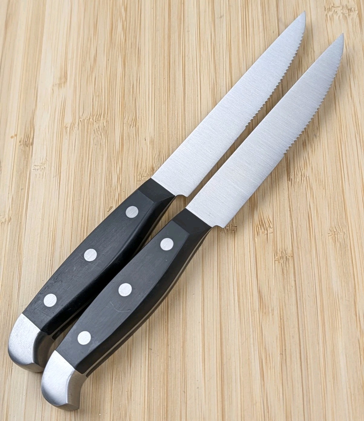 2pc Henckels STATEMENT 4.75-in STEAK Knife SET, Stainless Steel, 13559-120, (C)