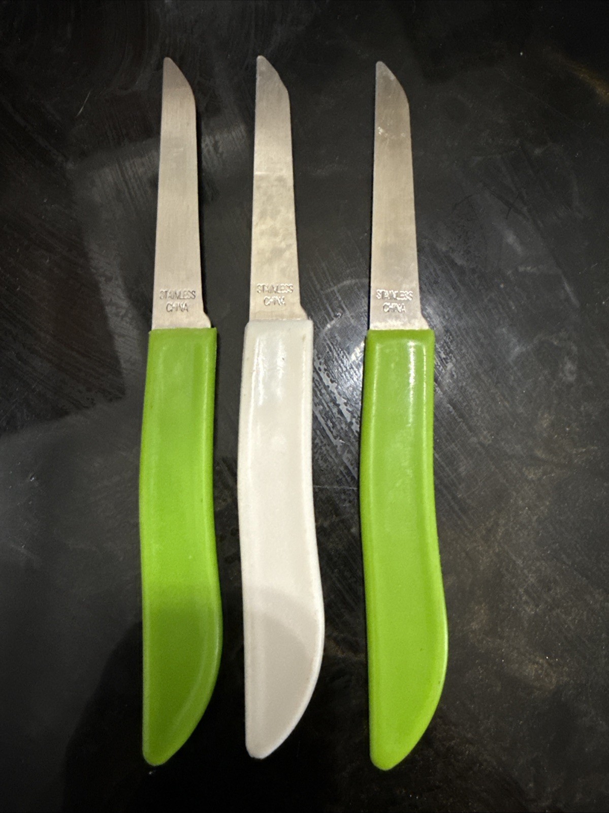 Lot of 3 Vintage Paring Knifes 2.5 In Blade Stainless Steel Plastic Handle