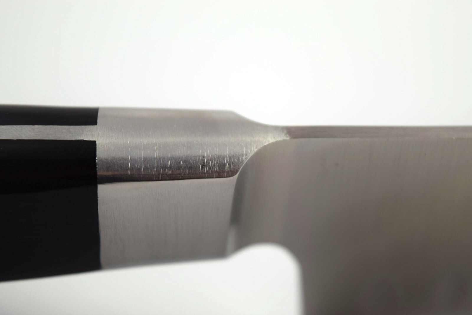 MAC MTH-80 Pro Series 8″ Chef’s Kitchen Knife w/ Dimples 200mm Molybdenum Steel