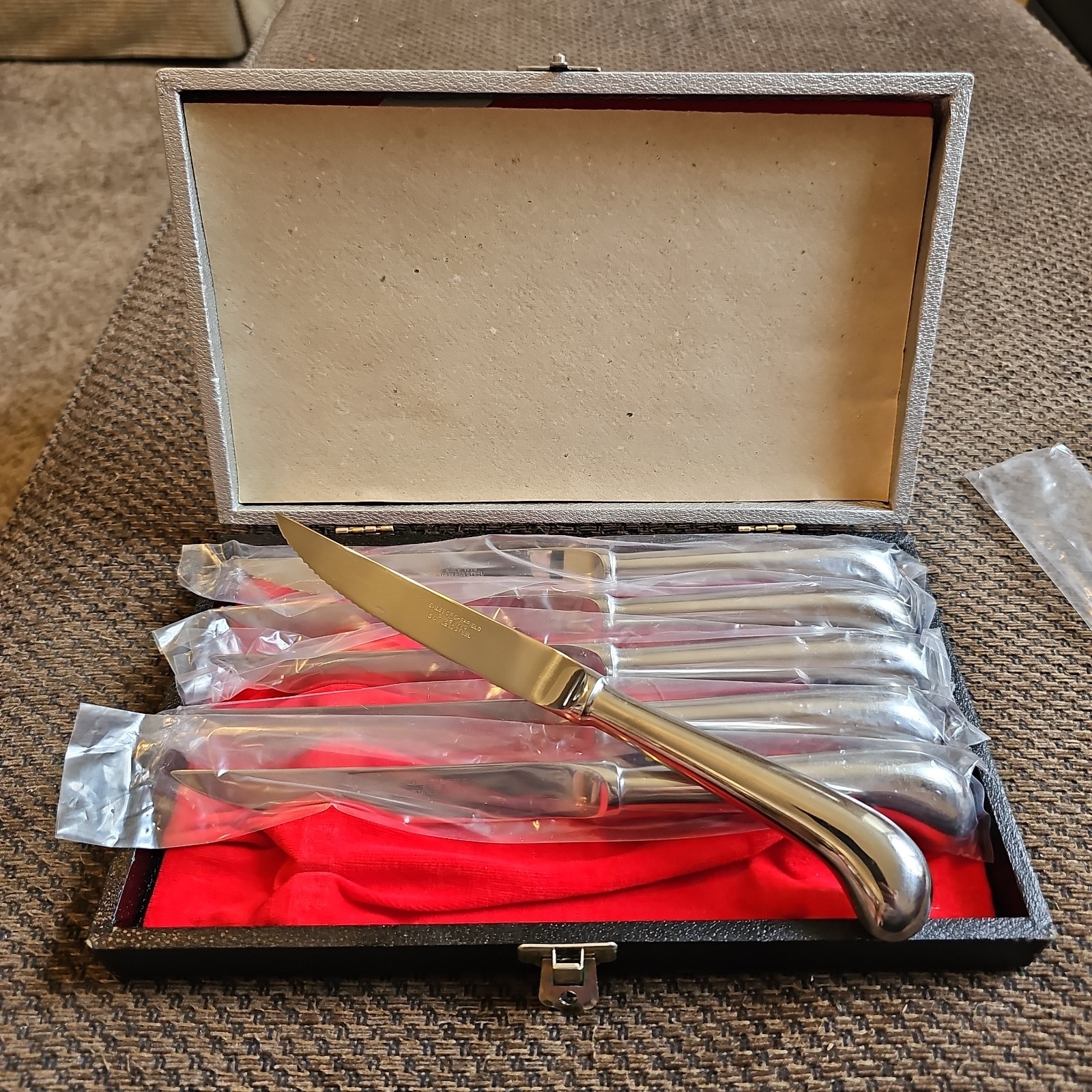 6 Vtg Eales Of Sheffield(1779)Stainless Steel Steak Knives Handle Japan 9.25″