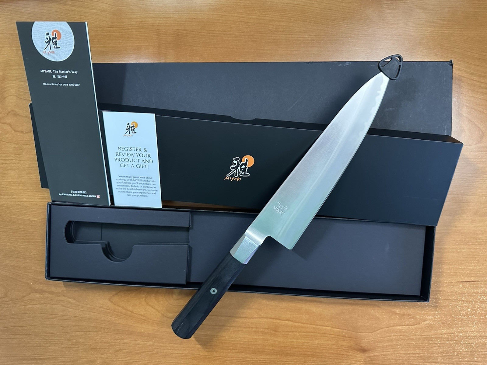 MIYABI KOH 4000FC 8 inch Chef’s Knife $165 value tired outer sleeve Seki, Japan