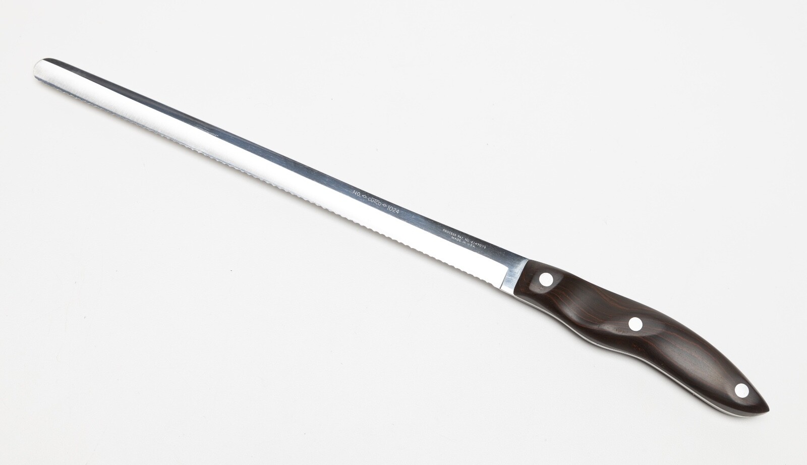 Vintage CUTCO 9.5″ Serrated Bread Knife No 1024 Classic Kitchen Brown Handle