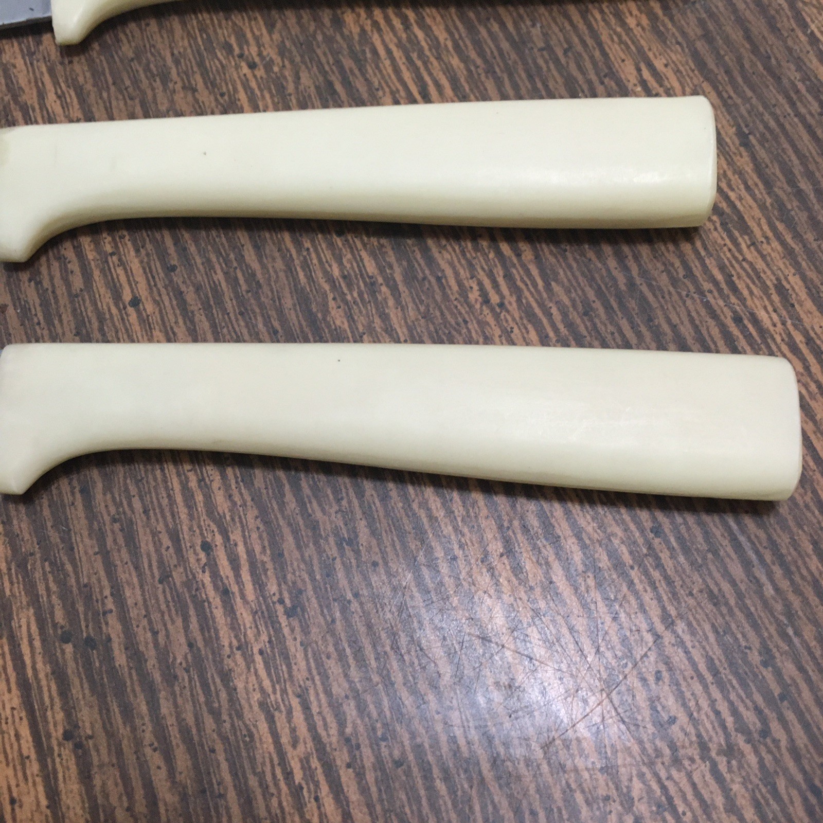 Lot of 6 Vintage STELLAR Steak Knives JAPAN Stainless Steel Cream Color Handle