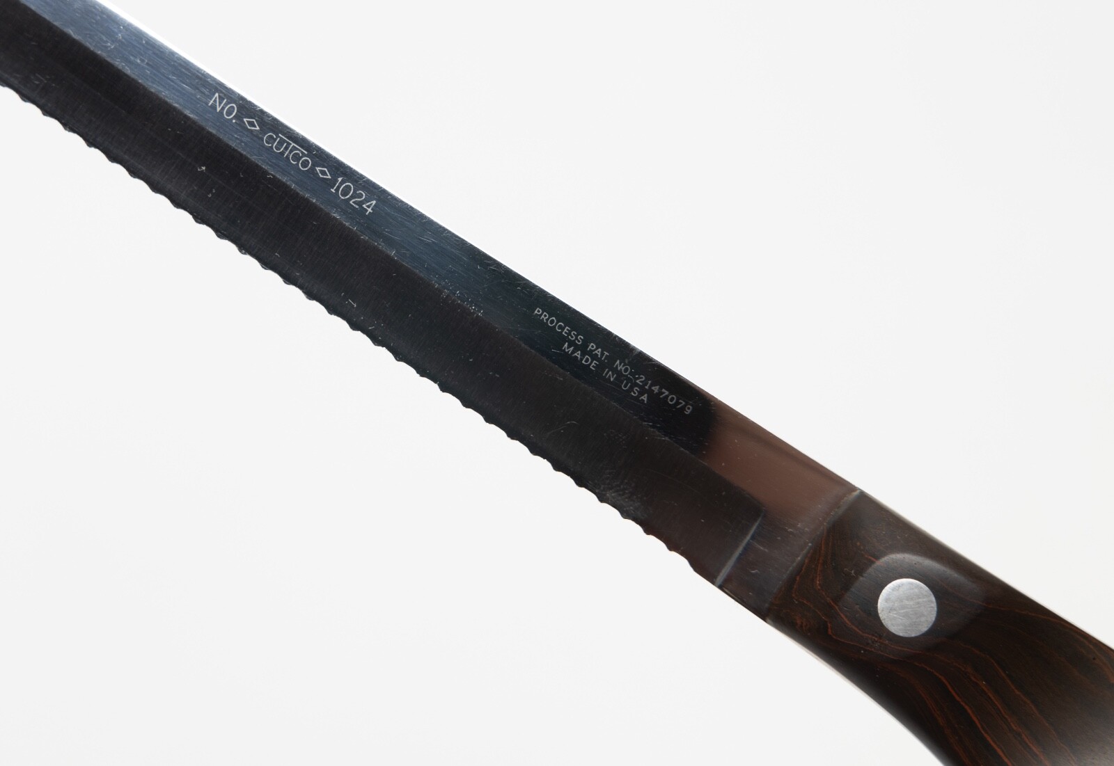 Vintage CUTCO 9.5″ Serrated Bread Knife No 1024 Classic Kitchen Brown Handle