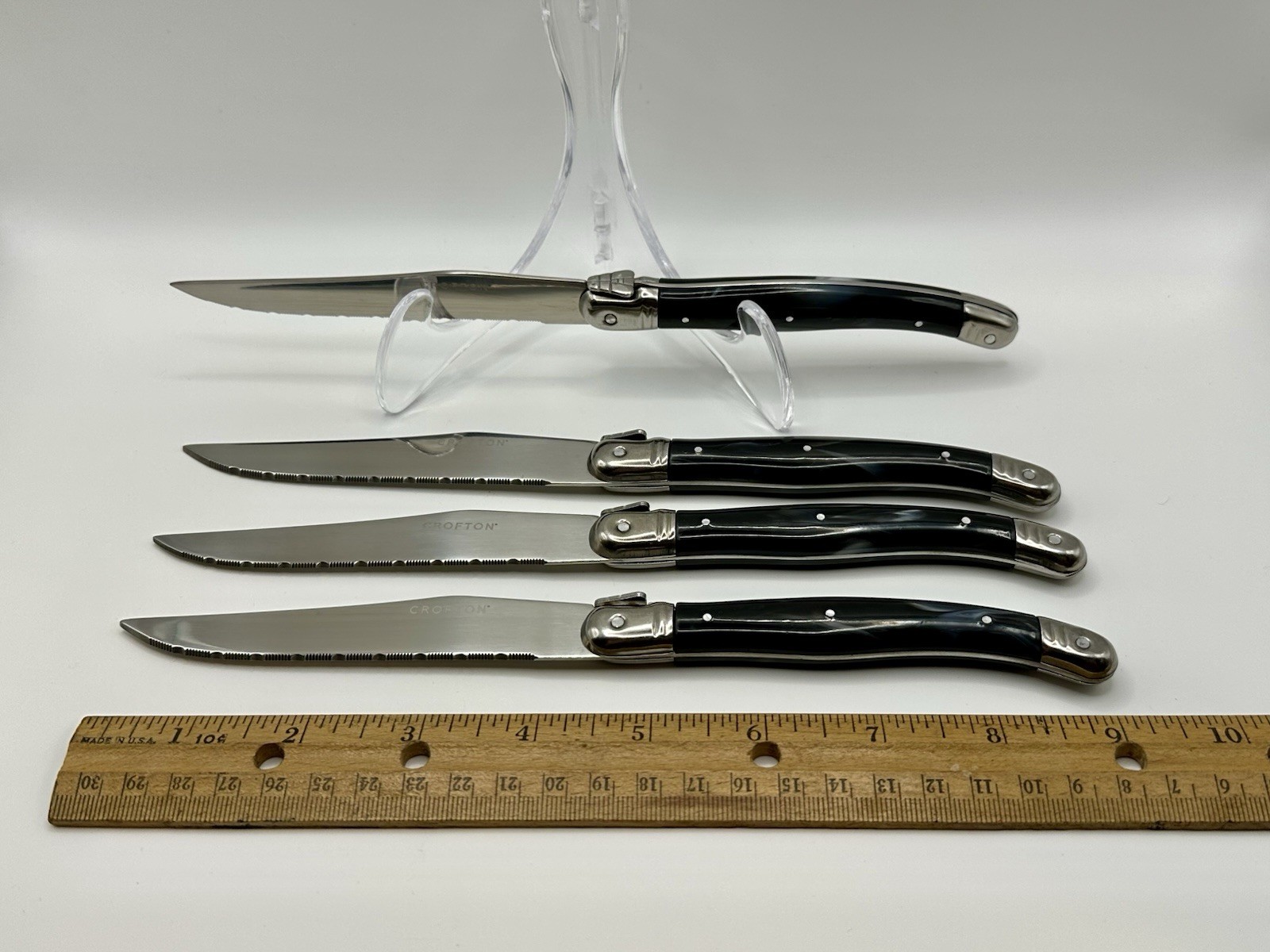 Crofton Knife Set Serrated Black Marbled Handle Silver Bee Decal 9″ 4 Knives