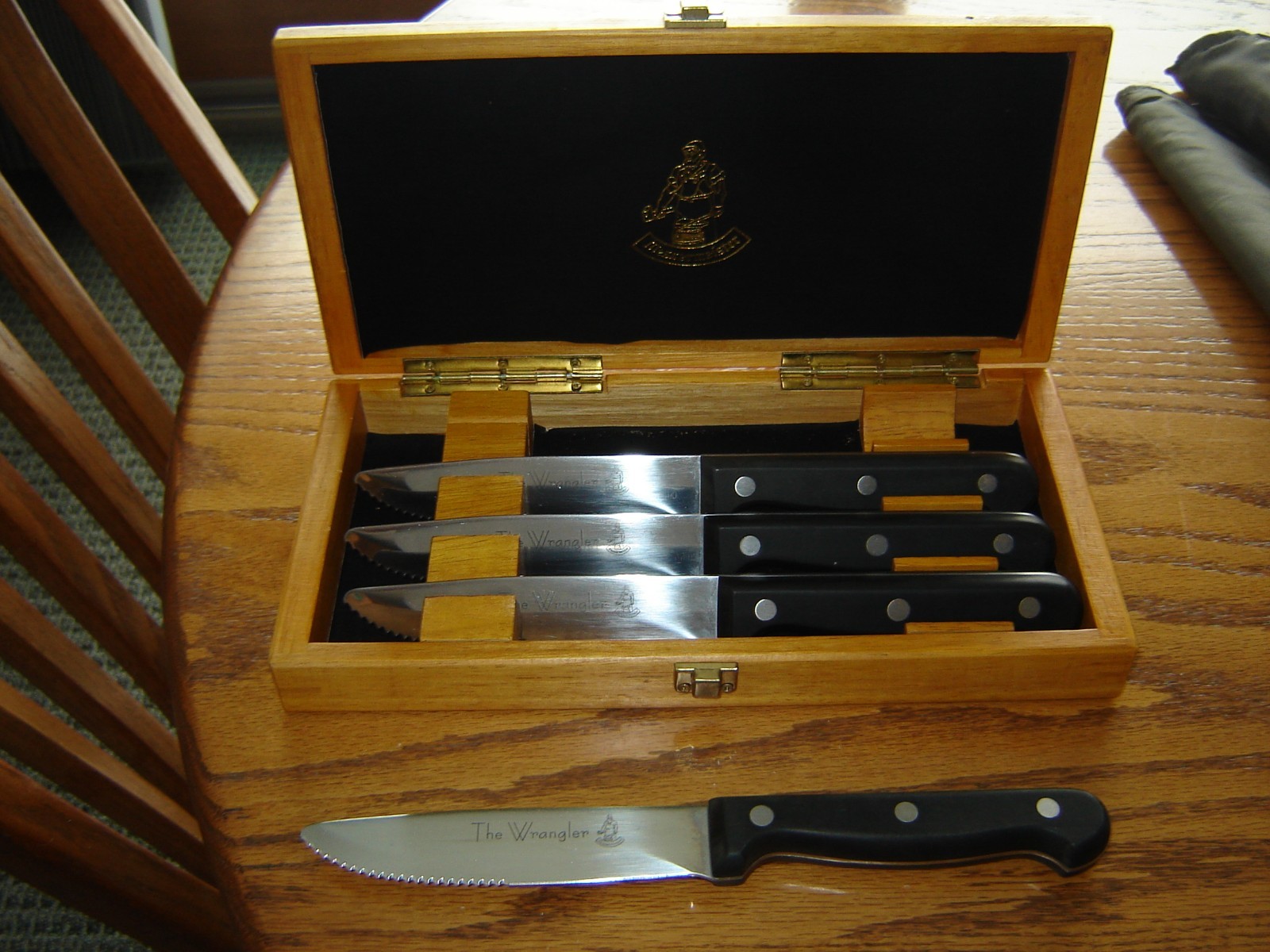Messermeister RARE The Wrangler 4 piece Steak knife set in wood storage box