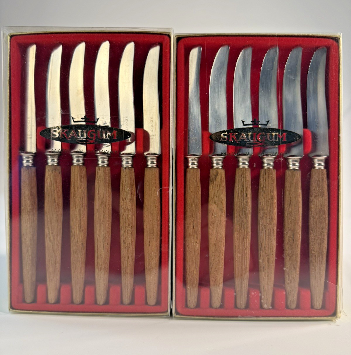 Set of 12 Skaugum Norway dinner knives – stainless steel – teak handles VTG