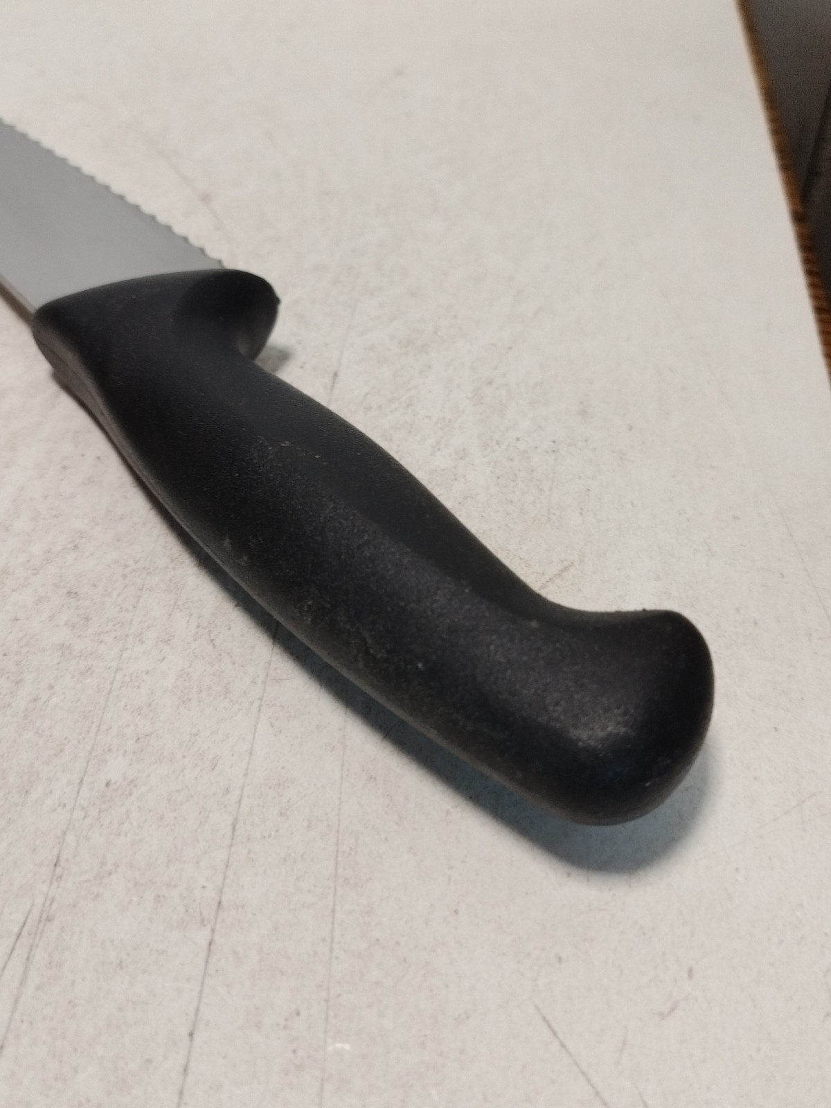 Zwilling J.A. Henckels Twin Master 9.5″ Bread Knife Serrated 32210-254 Spain NSF