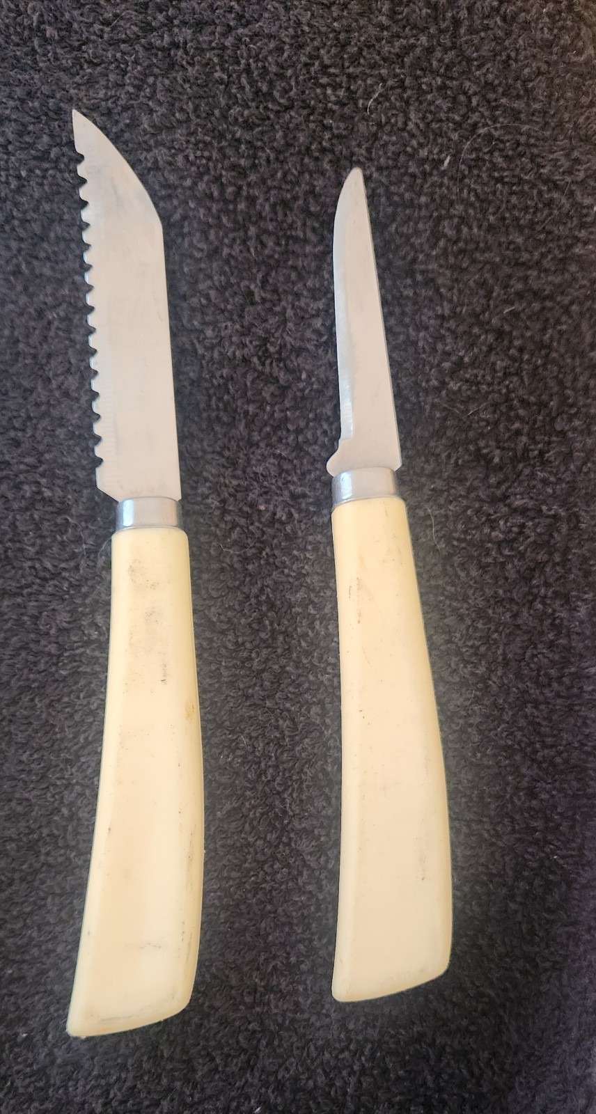 Vintage 5 Quikut Knives Lot Cream Handle Bread Dinner Paring Bone Peeler